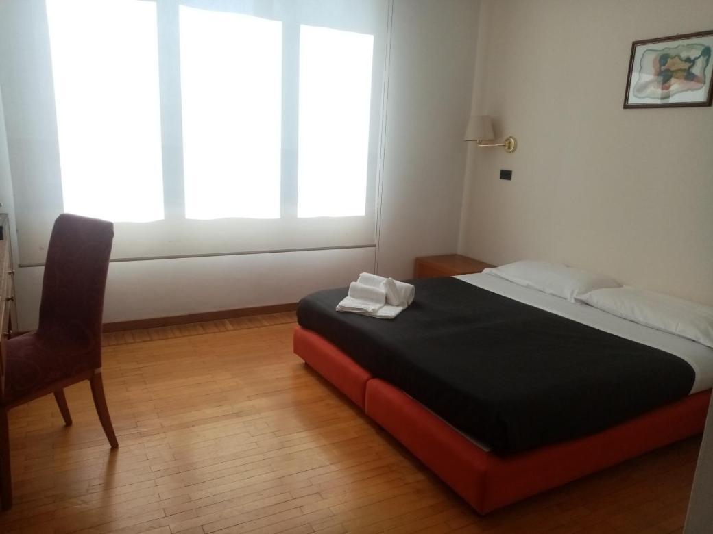 Hotel Cavalieri 皮内罗洛 外观 照片