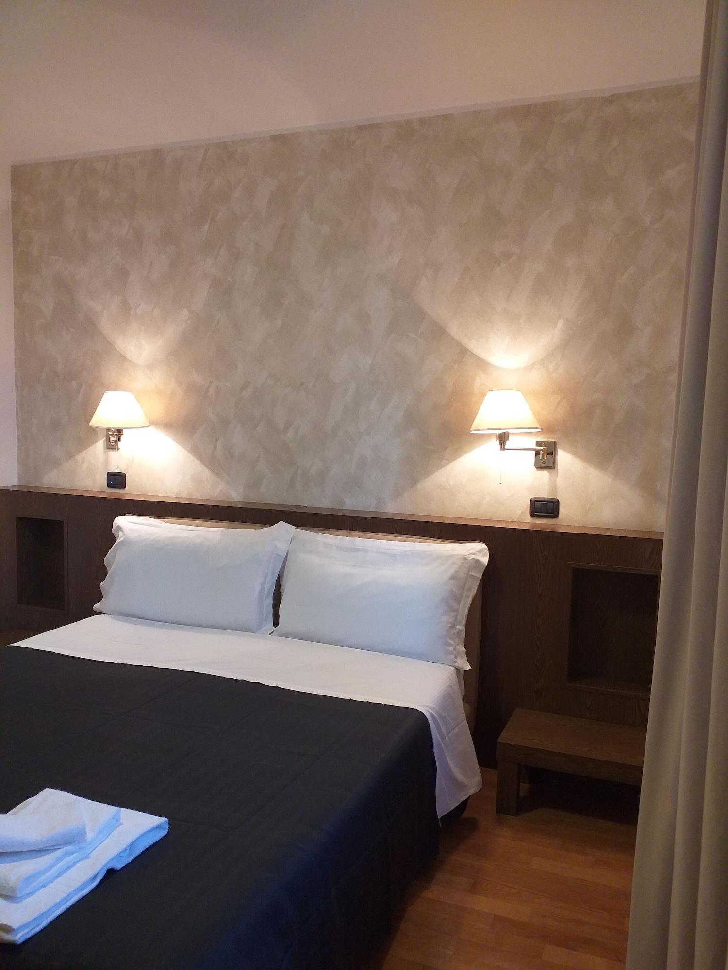 Hotel Cavalieri 皮内罗洛 外观 照片