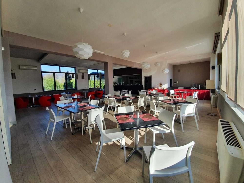 Hotel Cavalieri 皮内罗洛 外观 照片