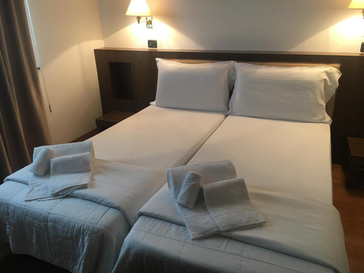 Hotel Cavalieri 皮内罗洛 外观 照片