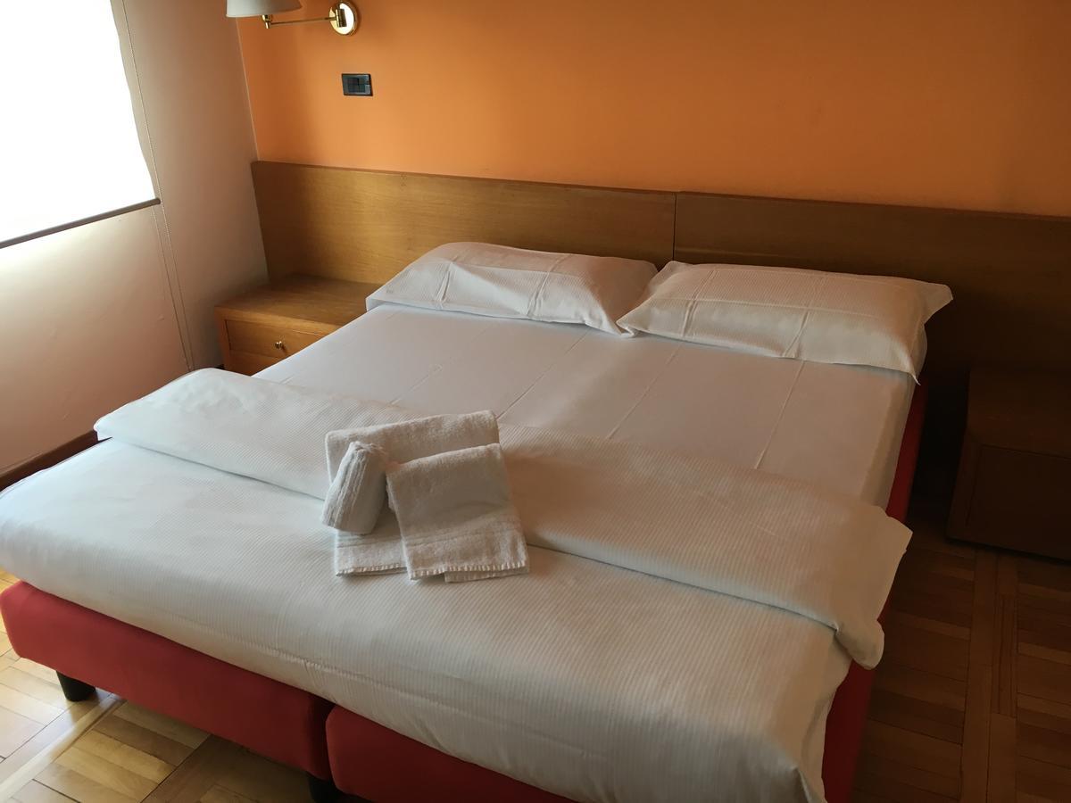 Hotel Cavalieri 皮内罗洛 外观 照片