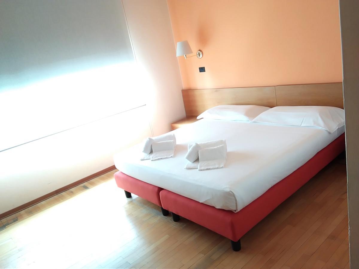Hotel Cavalieri 皮内罗洛 外观 照片